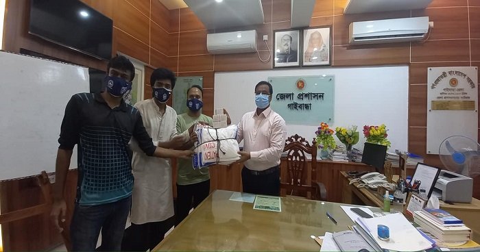 গাইবান্ধা পুসাগ এর কাছে মাস্ক তুলে দেন গাইবান্ধা জেলা প্রশাসক গাইবান্ধা পুসাগ এর কাছে মাস্ক তুলে দেন গাইবান্ধা জেলা প্রশাসক